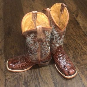 Brand new never worn women’s/kids cowboy boots